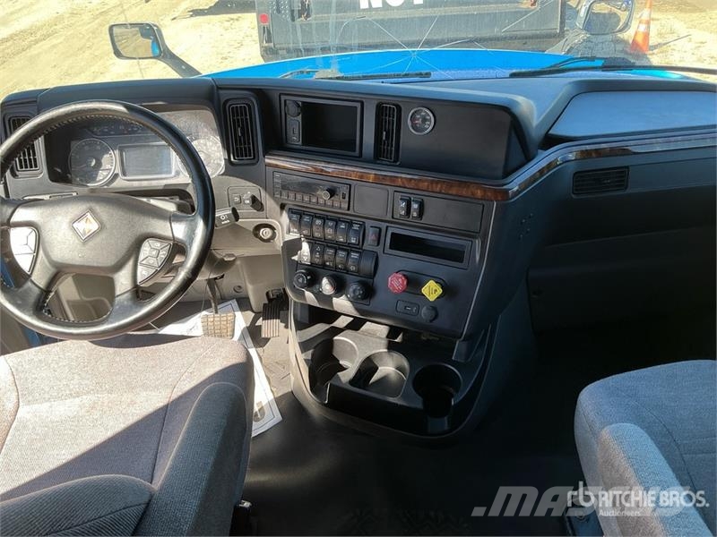 International LT625 Седельные тягачи