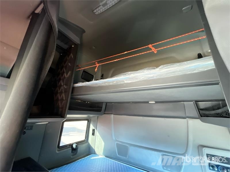 International LT625 Седельные тягачи