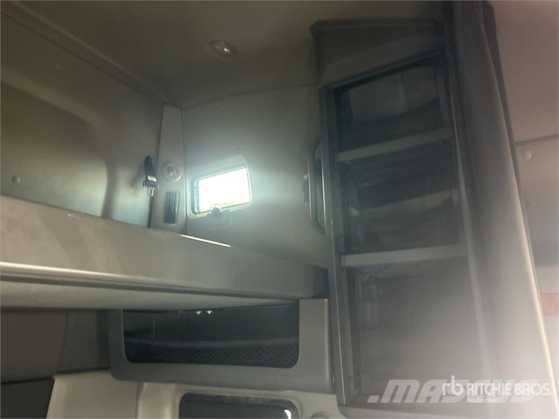 International LT625 트랙터 유닛