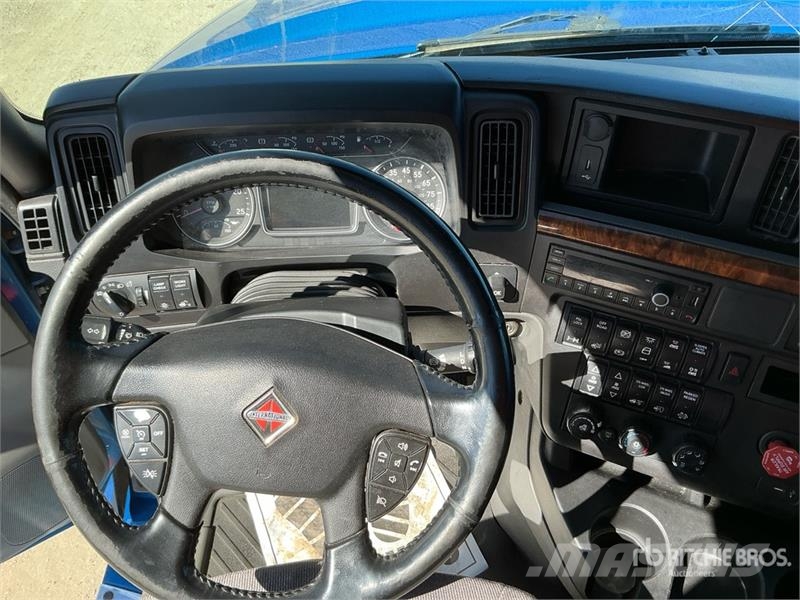 International LT625 Седельные тягачи