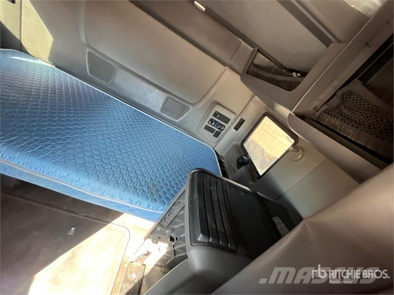 International LT625 Седельные тягачи