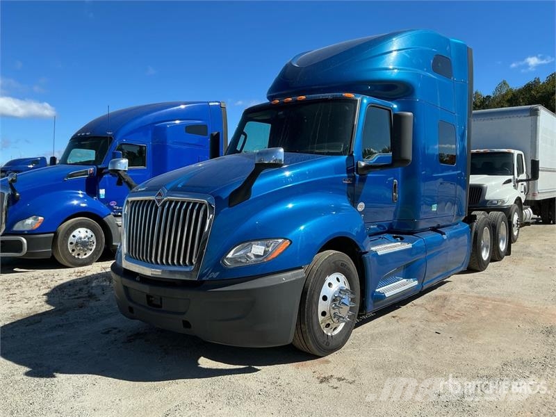International LT625 Седельные тягачи