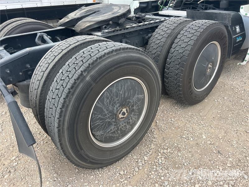 International LT625 트랙터 유닛
