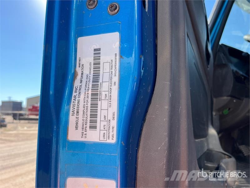 International LT625 Седельные тягачи