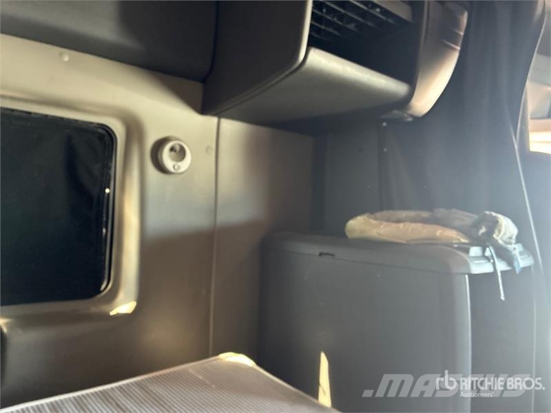 International LT625 Седельные тягачи