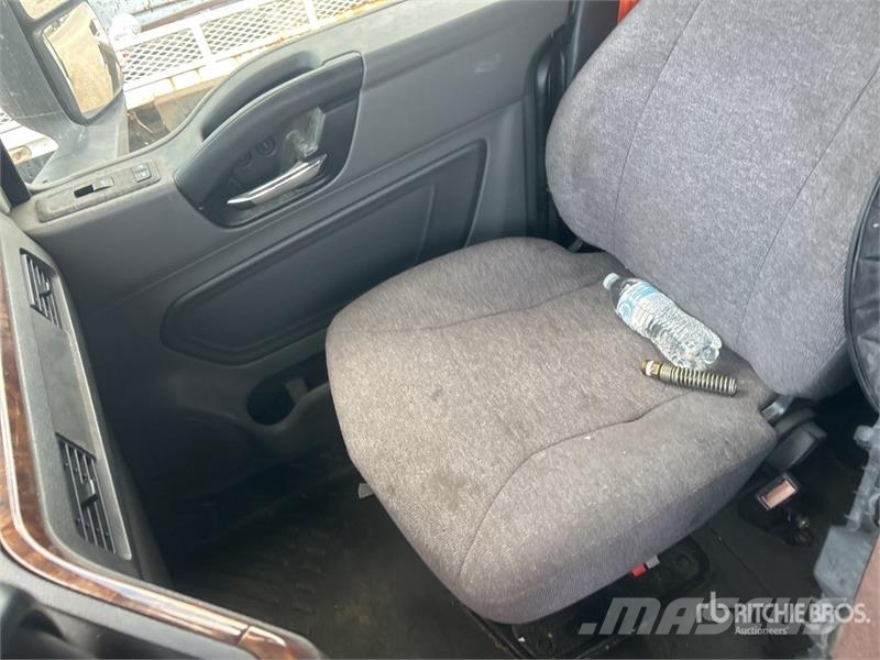 International LT625 트랙터 유닛