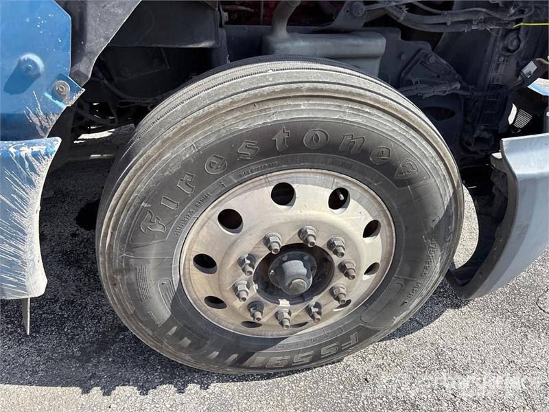 International LT625 Truck Tractor Units