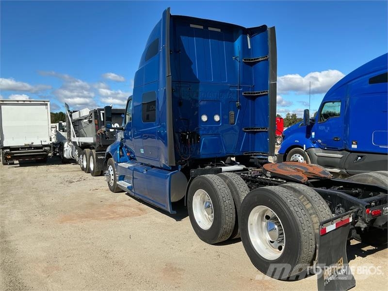 International LT625 Седельные тягачи