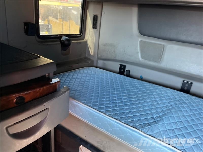 International LT625 Седельные тягачи