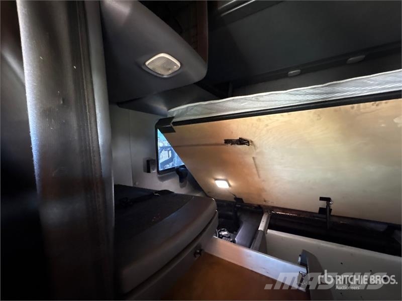 International LT625 트랙터 유닛