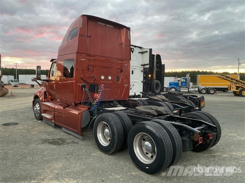 International LT625 Camiones tractor