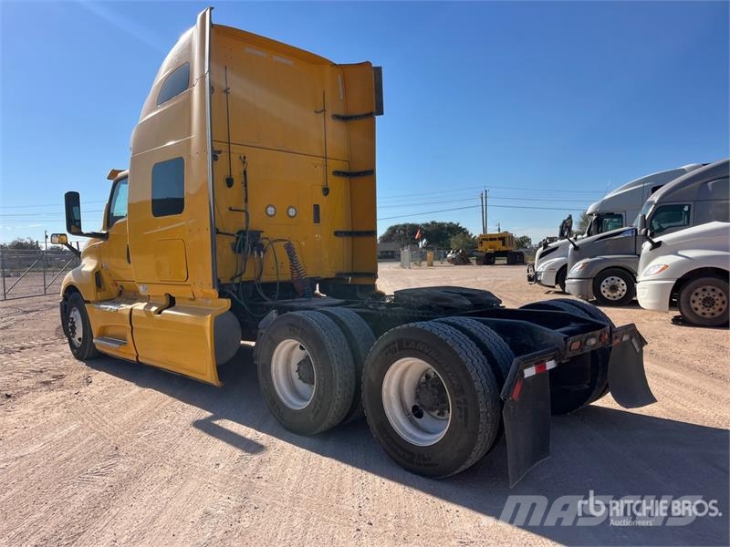 International LT625 Седельные тягачи