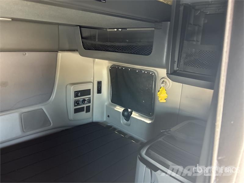 International LT625 Autotractoare