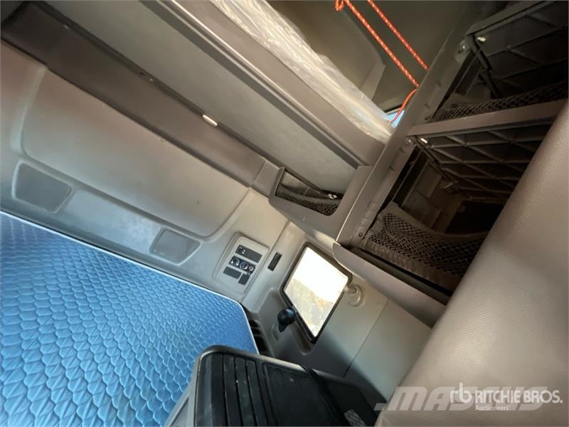 International LT625 Седельные тягачи