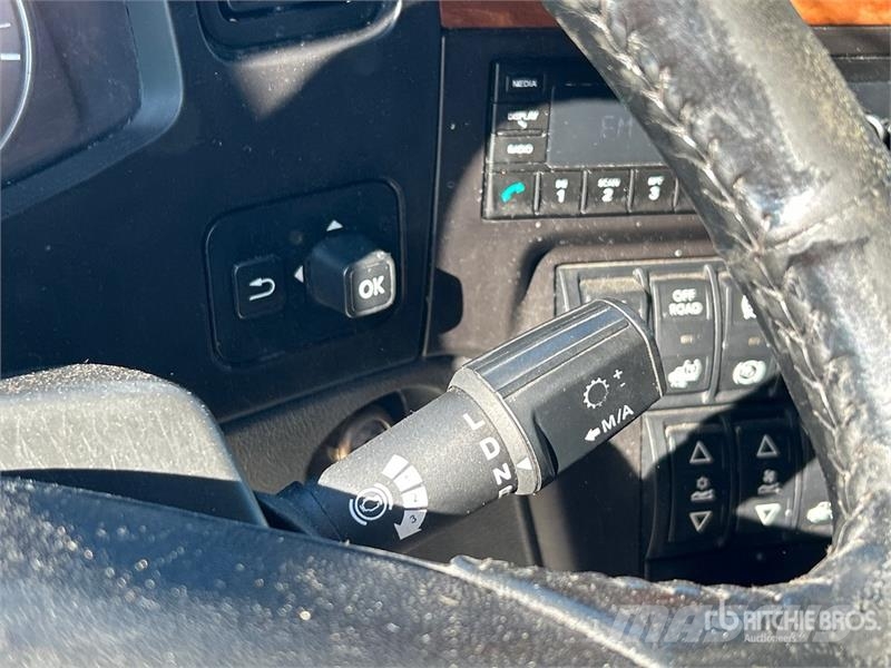 International LT625 Седельные тягачи