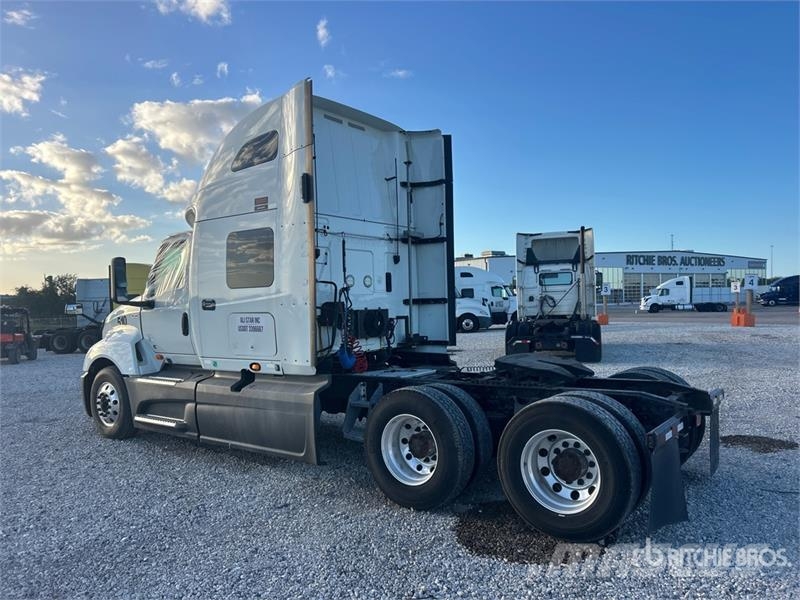 International LT625 Седельные тягачи