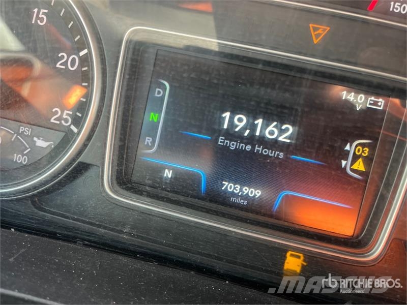 International LT625 Седельные тягачи
