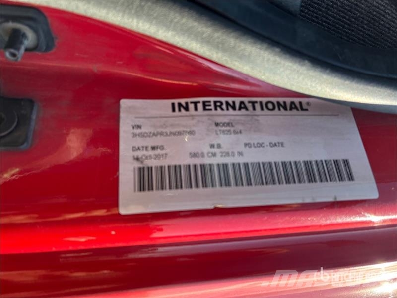 International LT625 Седельные тягачи