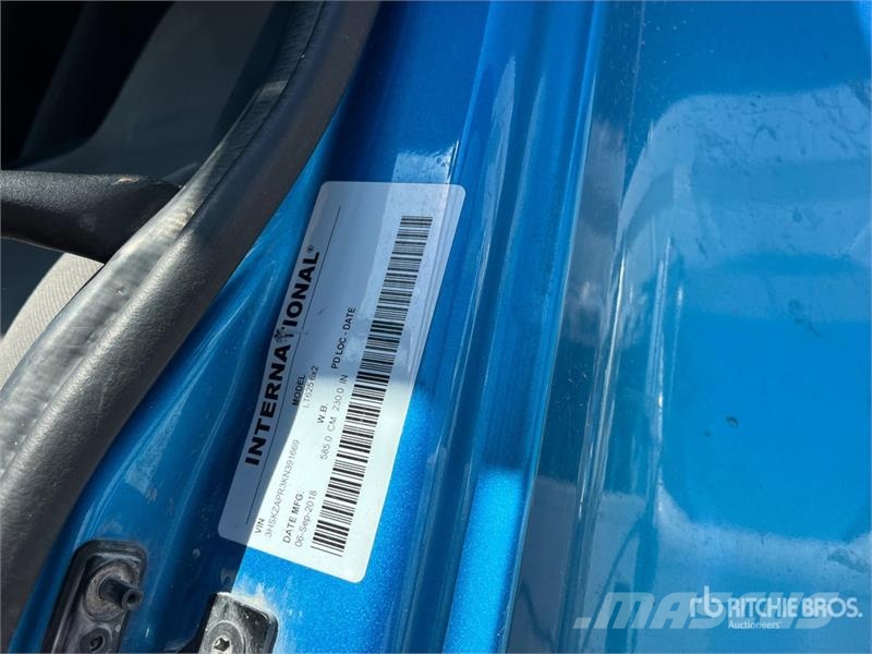 International LT625 Седельные тягачи