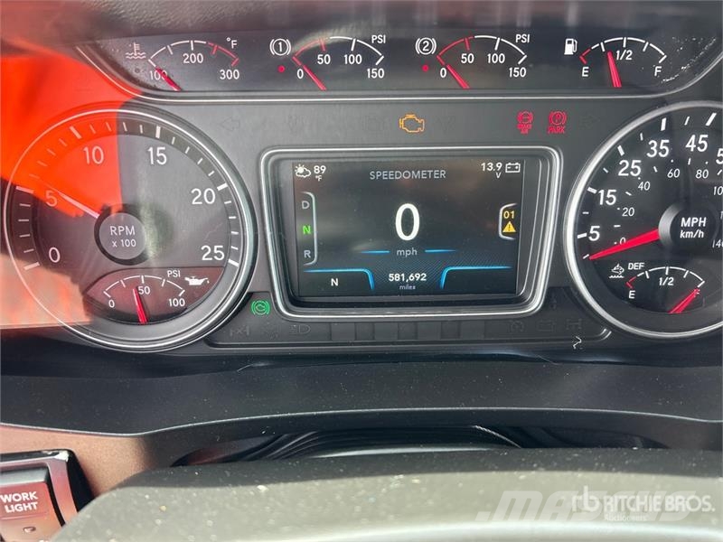 International LT625 Тягачі
