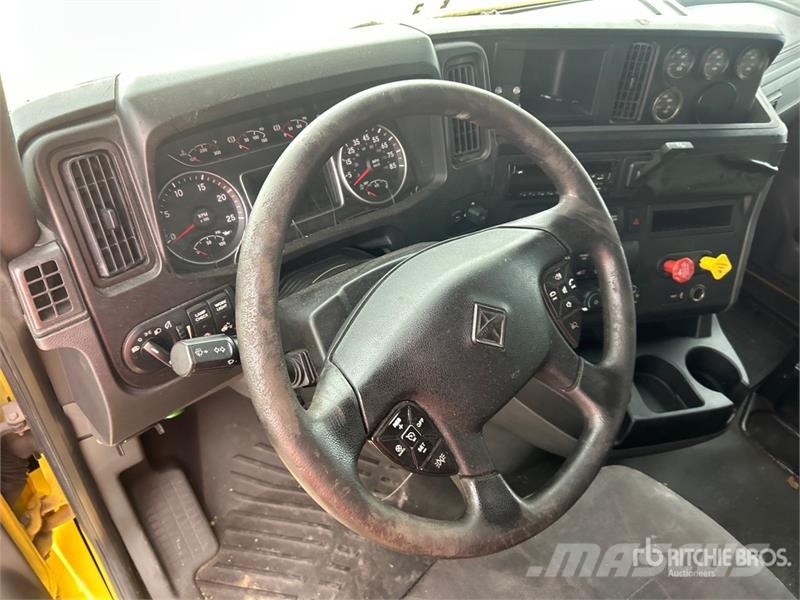 International LT625 Тягачі