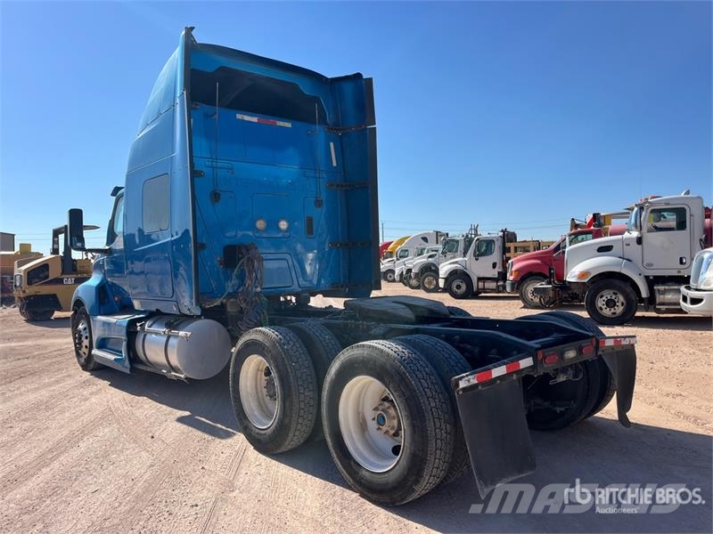 International LT625 Седельные тягачи