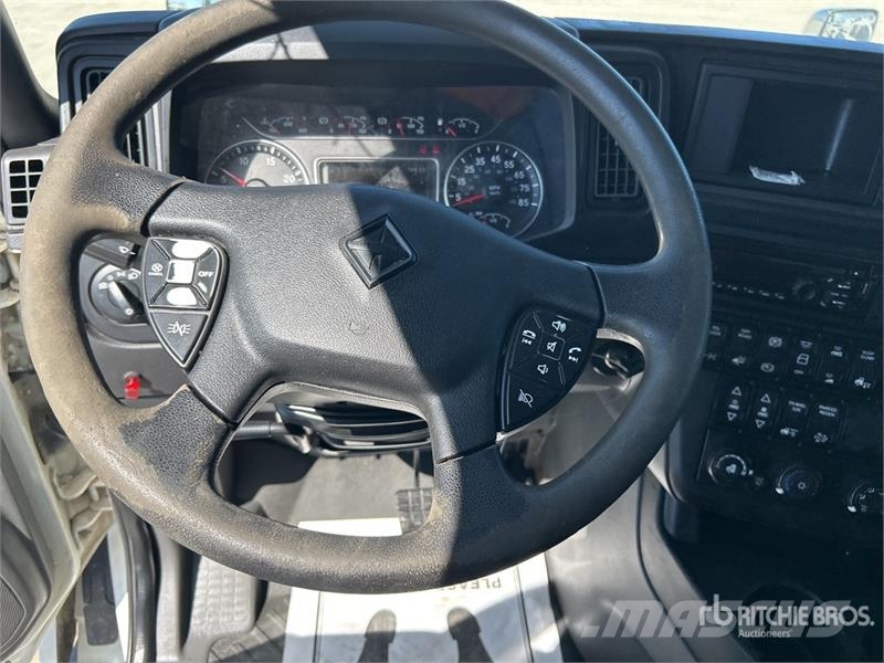 International LT625 Autotractoare