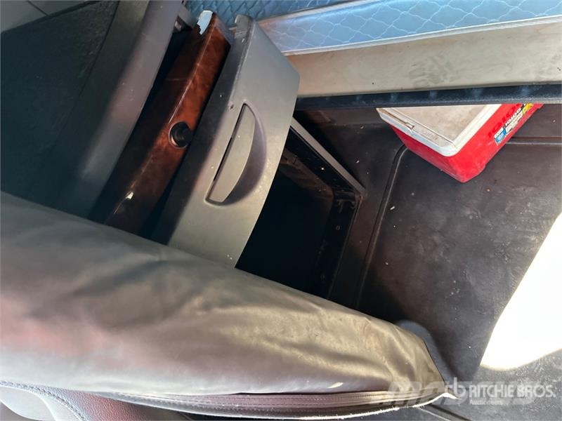 International LT625 Седельные тягачи