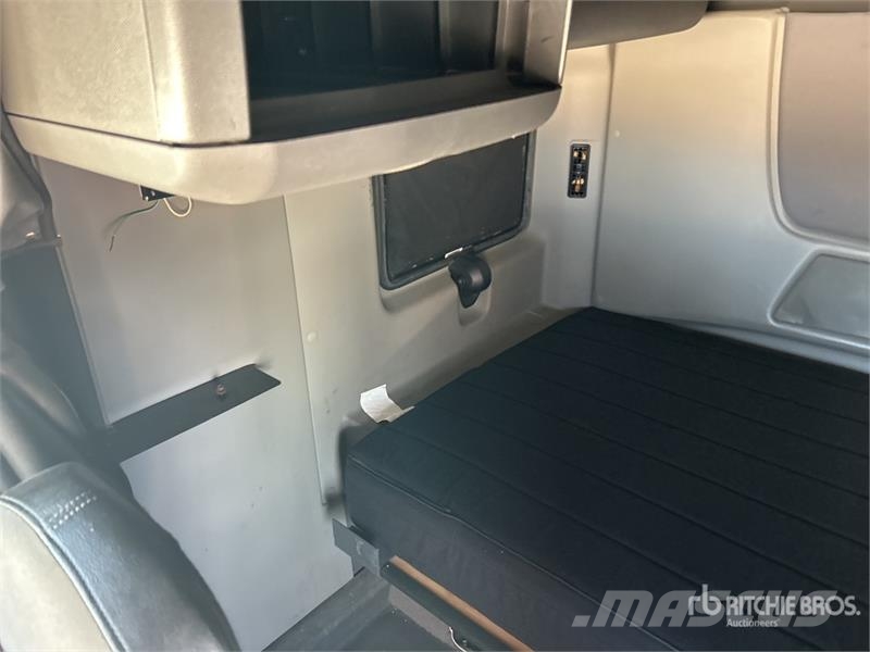 International LT625 Autotractoare