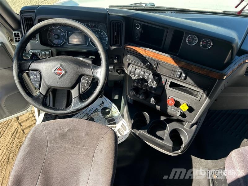 International LT625 Седельные тягачи
