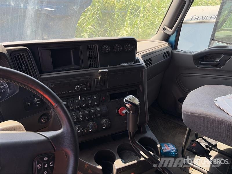 International LT625 وحدات الجر