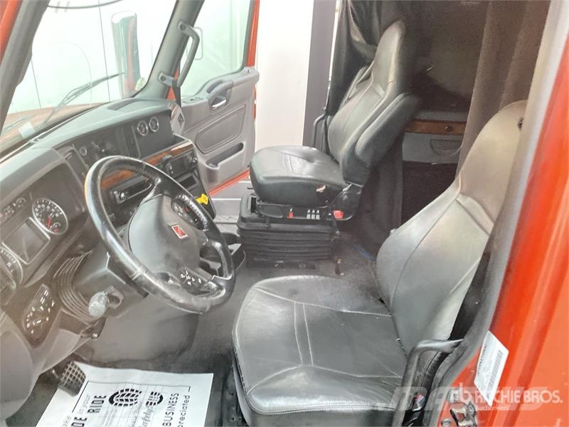 International LT625 Camiones tractor