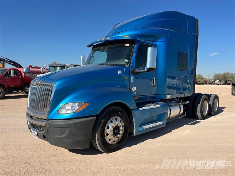International LT625 Седельные тягачи