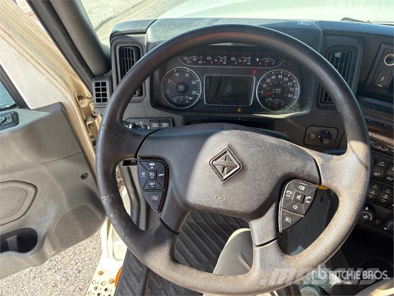 International LT625 트랙터 유닛