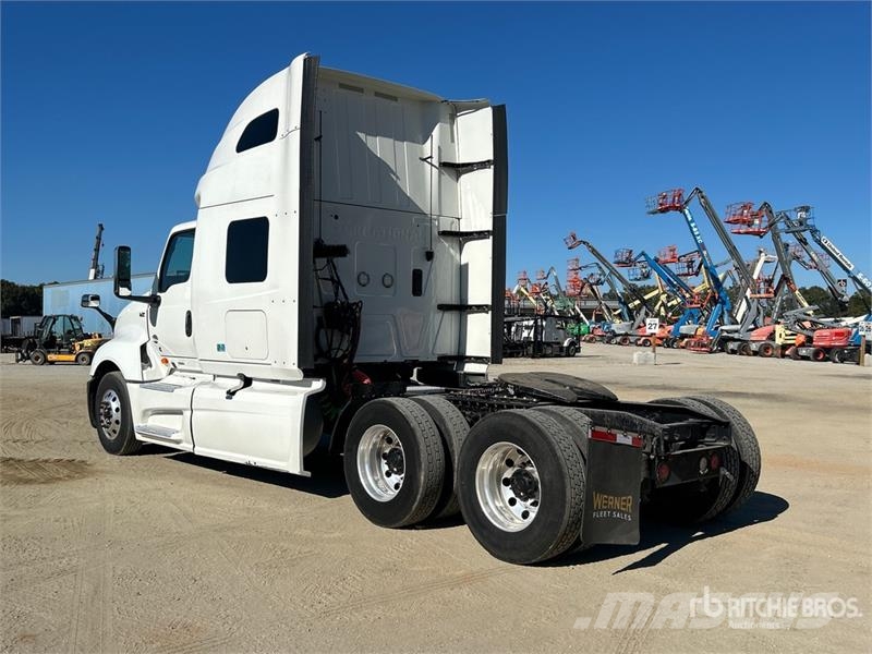 International LT625 Седельные тягачи
