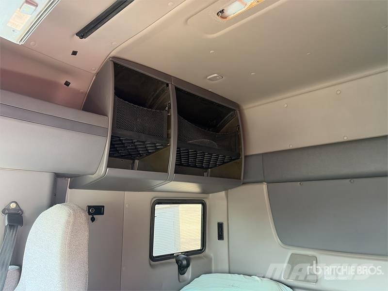 International LT625 وحدات الجر