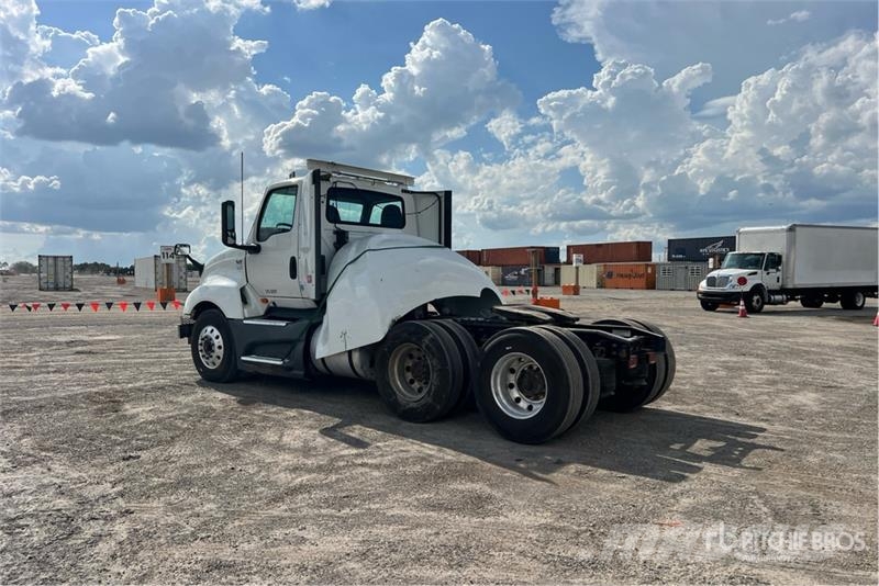 International LT625 6x4 T/A Day Cab Truck Tractor Sattelzugmaschinen