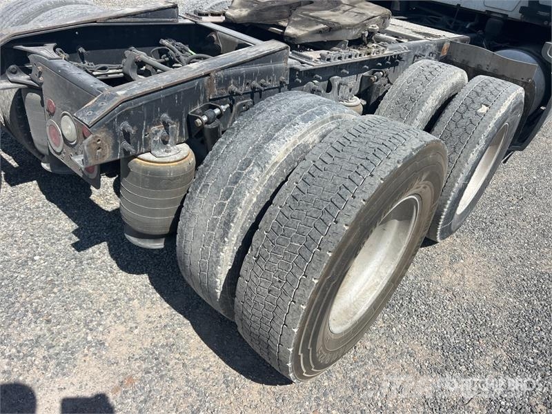 International LT625 6x4 T/A Sleeper Truck Tractor Trekkers