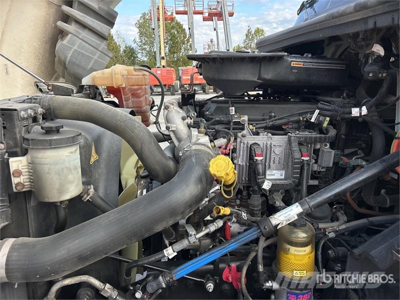 International LT625 6x4 T/A Day Cab Truck Tractor Sattelzugmaschinen