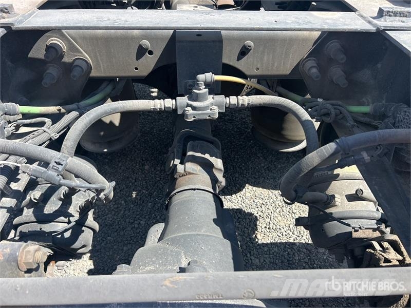 International LT625 6x4 T/A Sleeper Truck Tractor Trekkers