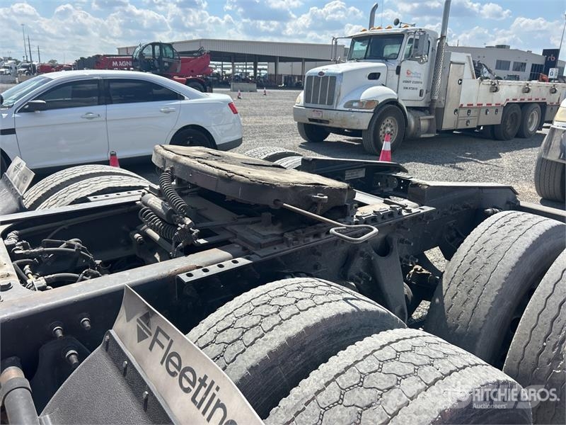 International LT625 6x4 T/A Sleeper Truck Tractor Trekkers
