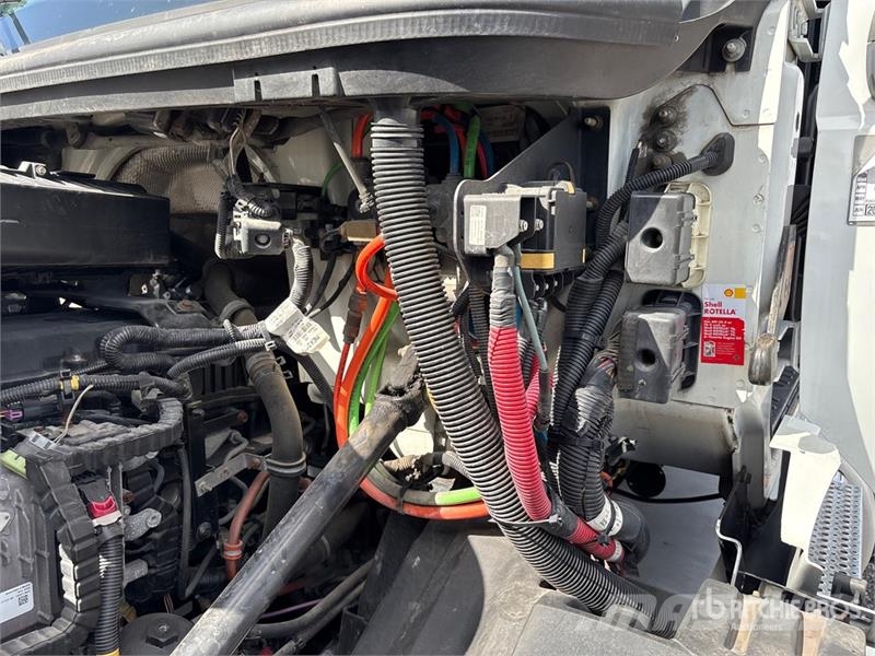 International LT625 6x4 T/A Day Cab Truck Tractor Sattelzugmaschinen