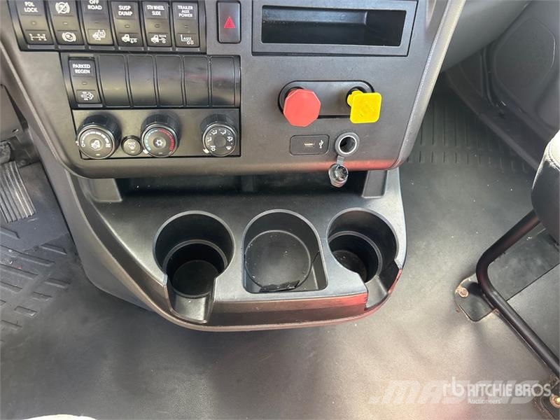 International LT625 6x4 T/A Day Cab Truck Tractor Sattelzugmaschinen