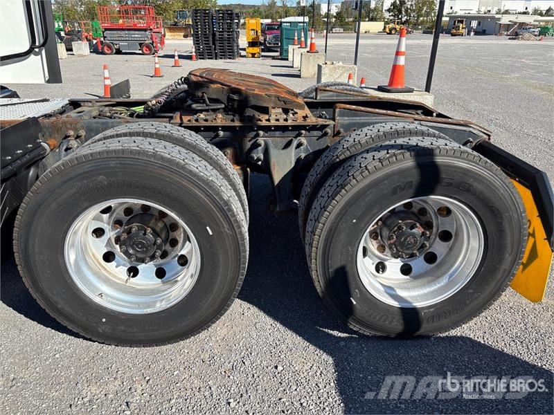 International LT625 6x4 T/A Day Cab Truck Tractor Trekkers