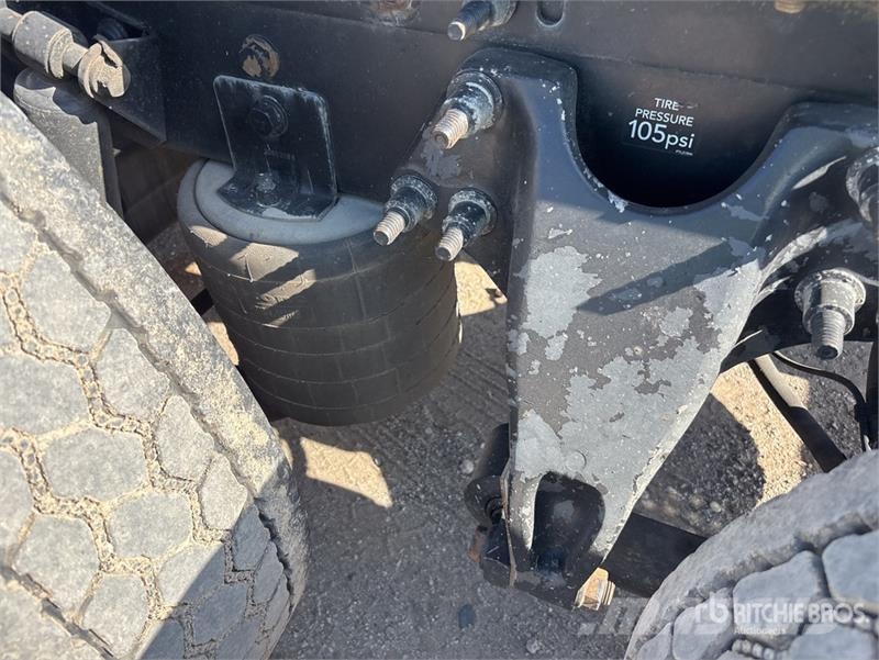 International LT625 6x4 T/A Day Cab Truck Tractor Sattelzugmaschinen