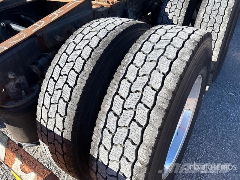 International LT625 6x4 T/A Day Cab Truck Tractor Trekkers