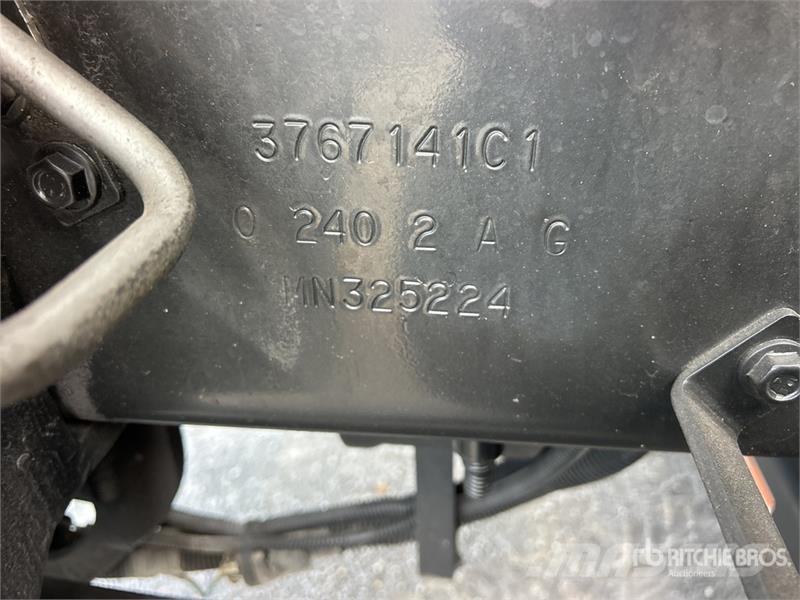 International LT625 6x4 T/A Day Cab Truck Tractor Sattelzugmaschinen