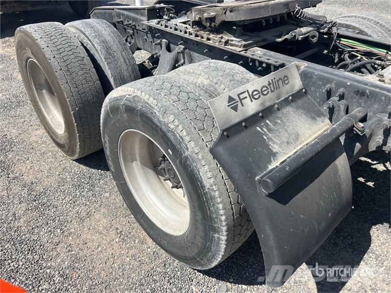 International LT625 6x4 T/A Sleeper Truck Tractor Trekkers