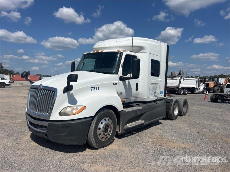 International LT625 6x4 T/A Sleeper Truck Tractor Trekkers