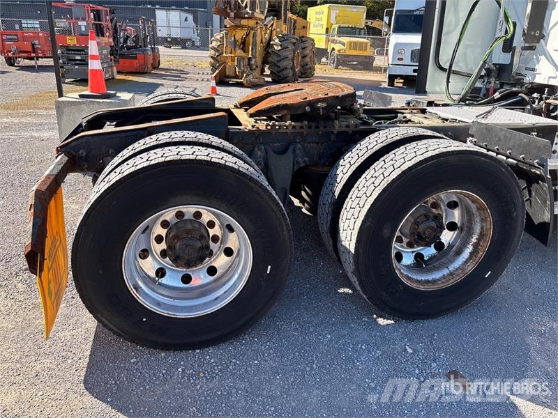 International LT625 6x4 T/A Day Cab Truck Tractor Trekkers